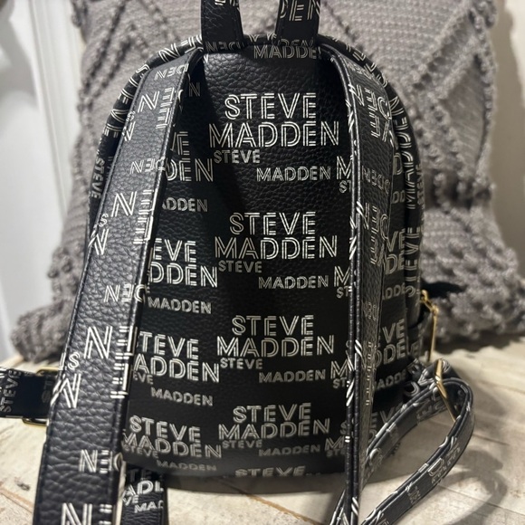 ❤️Steve Madden Signature Black Mini Backpack - Picture 3 of 5